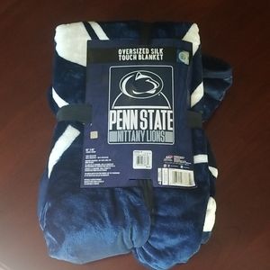 NWT Penn State Oversized Silk Touch Blanket